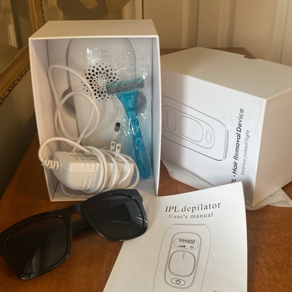 IPL Hair removal device , brand new never used , original packaging. - Picture 3 of 3